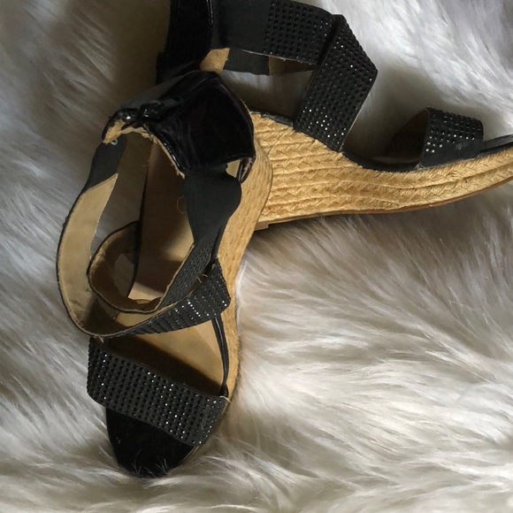 Aldo FREE -with bundle purchase of 3+ or $39+(✅ ) exp 11/30/23) - Picture 2 of 5